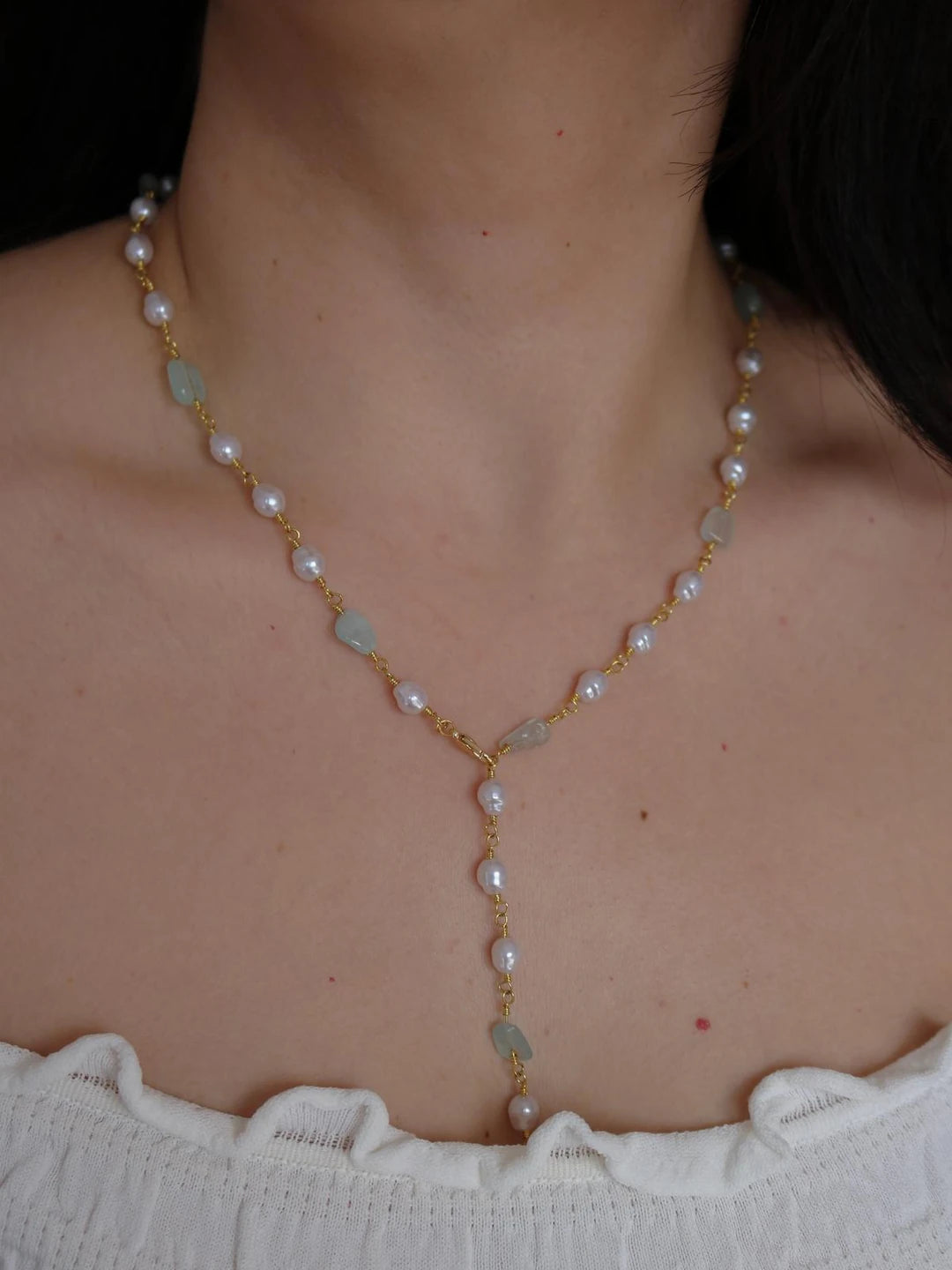 White Shine Y Necklace