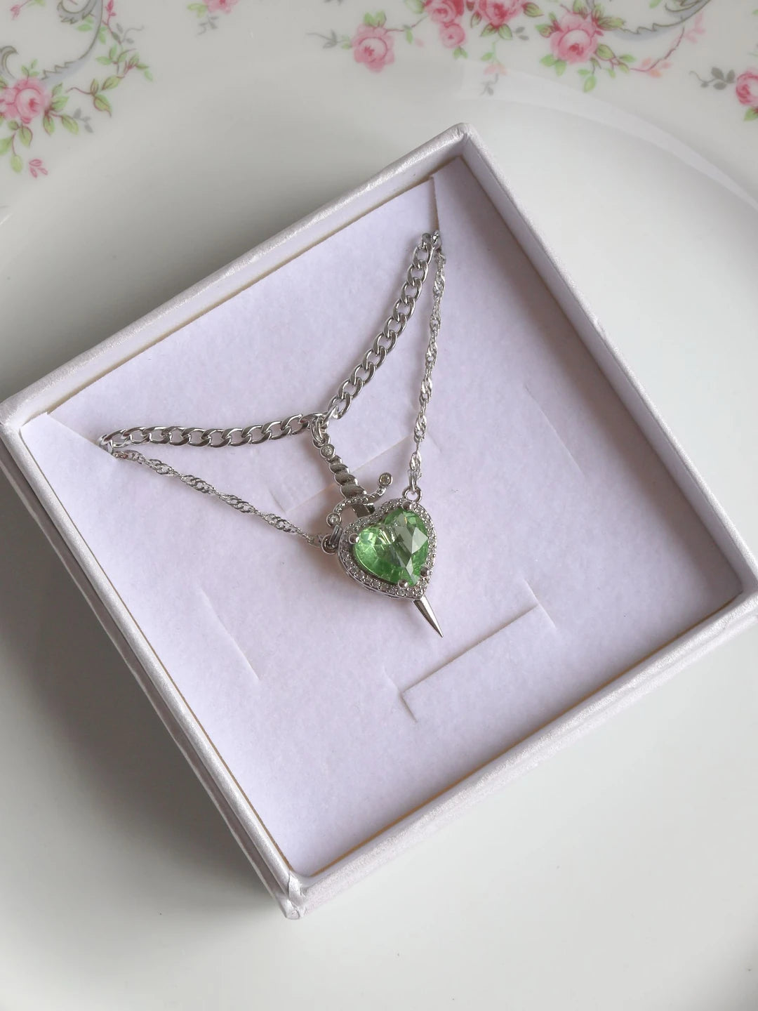 Snow White and the Huntsman Coloured Couple Necklace