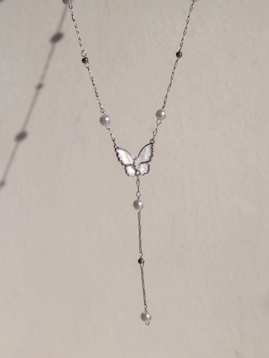 White Pearl Wing Y Necklace