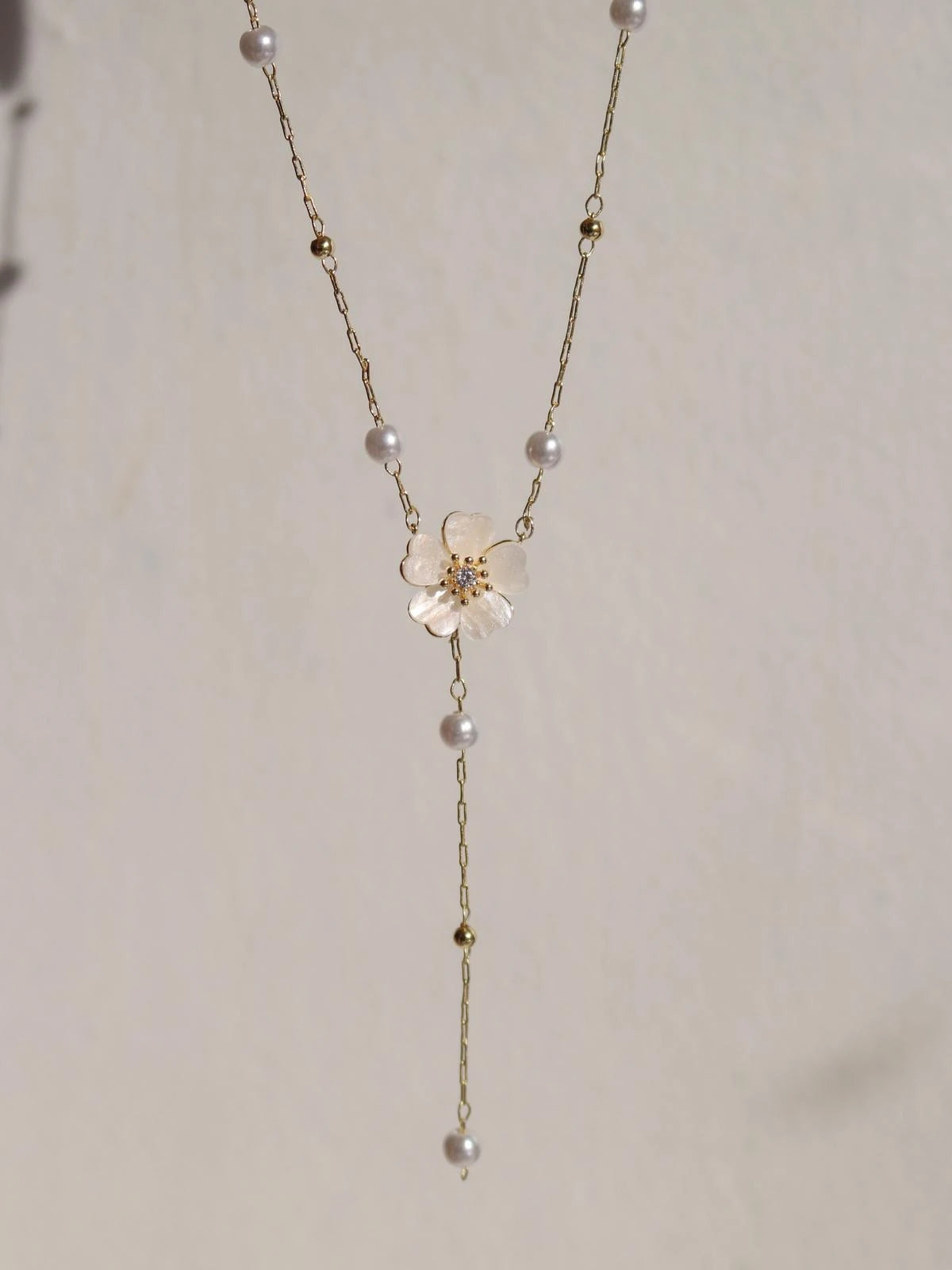 White Blossom Y Necklace