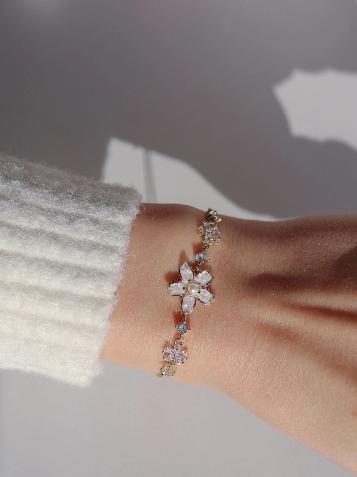 Soft Bloom Elevator Bracelet