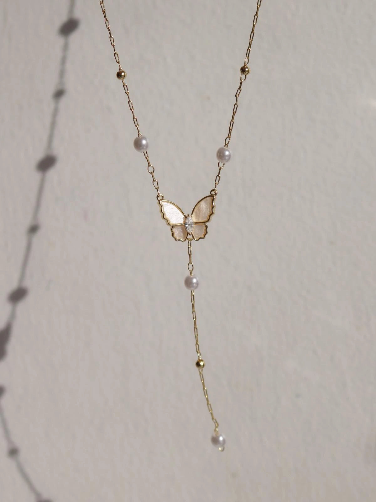 White Pearl Wing Y Necklace