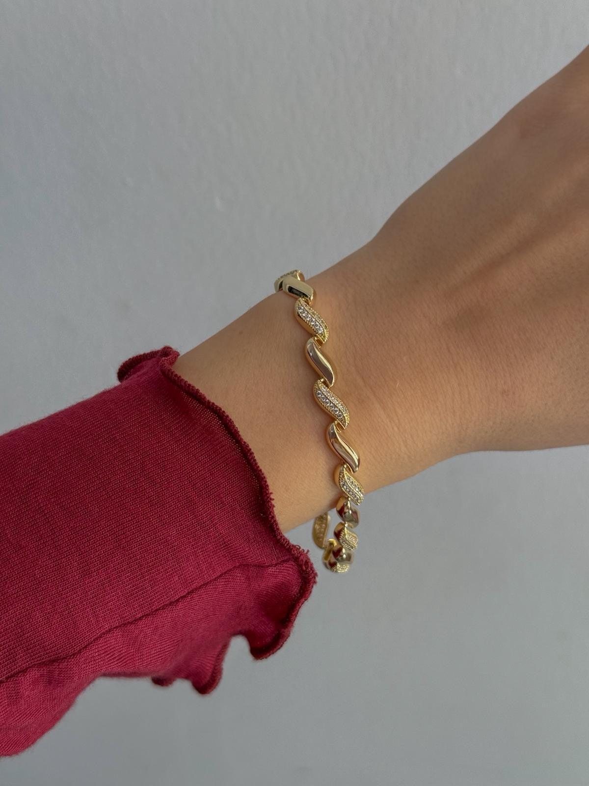 Shimmer Spiral Xuping Bracelet