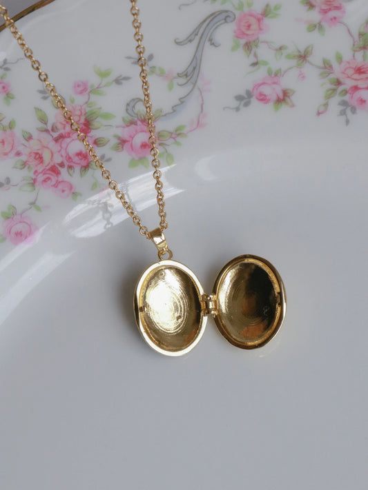 Summer Glow Personalized Photo Locket Necklace