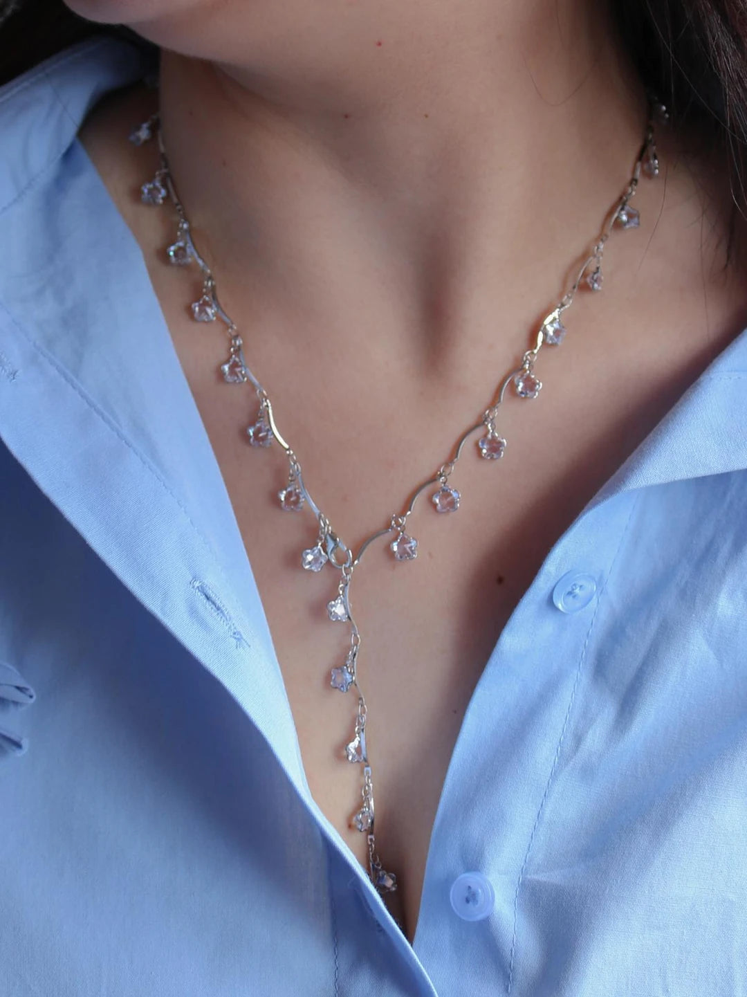 White Swing Flower Y Necklace