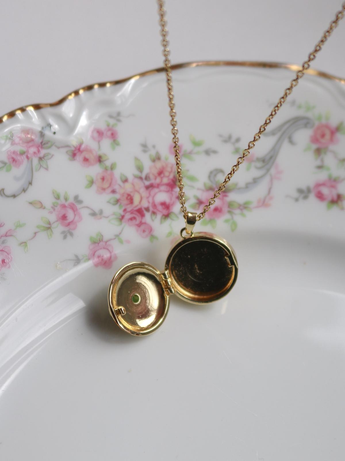 Green Memory Personalized Photo Locket Necklace