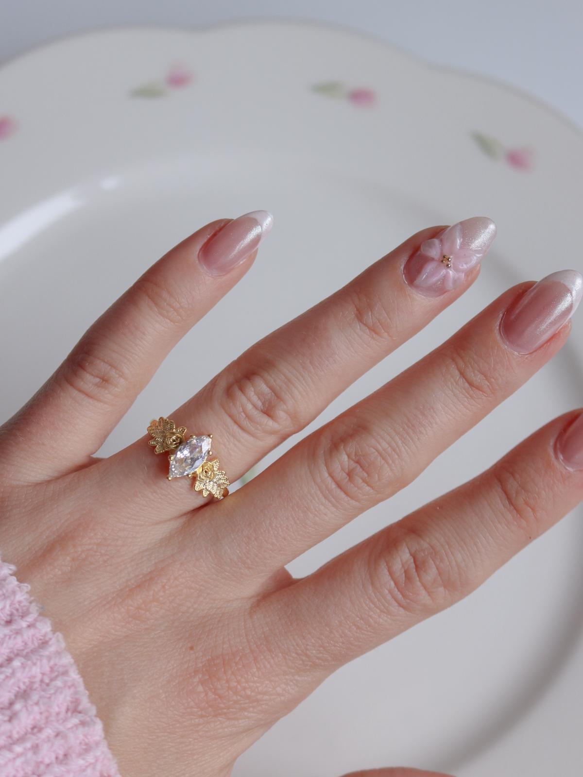 The Royal Leaf Ring