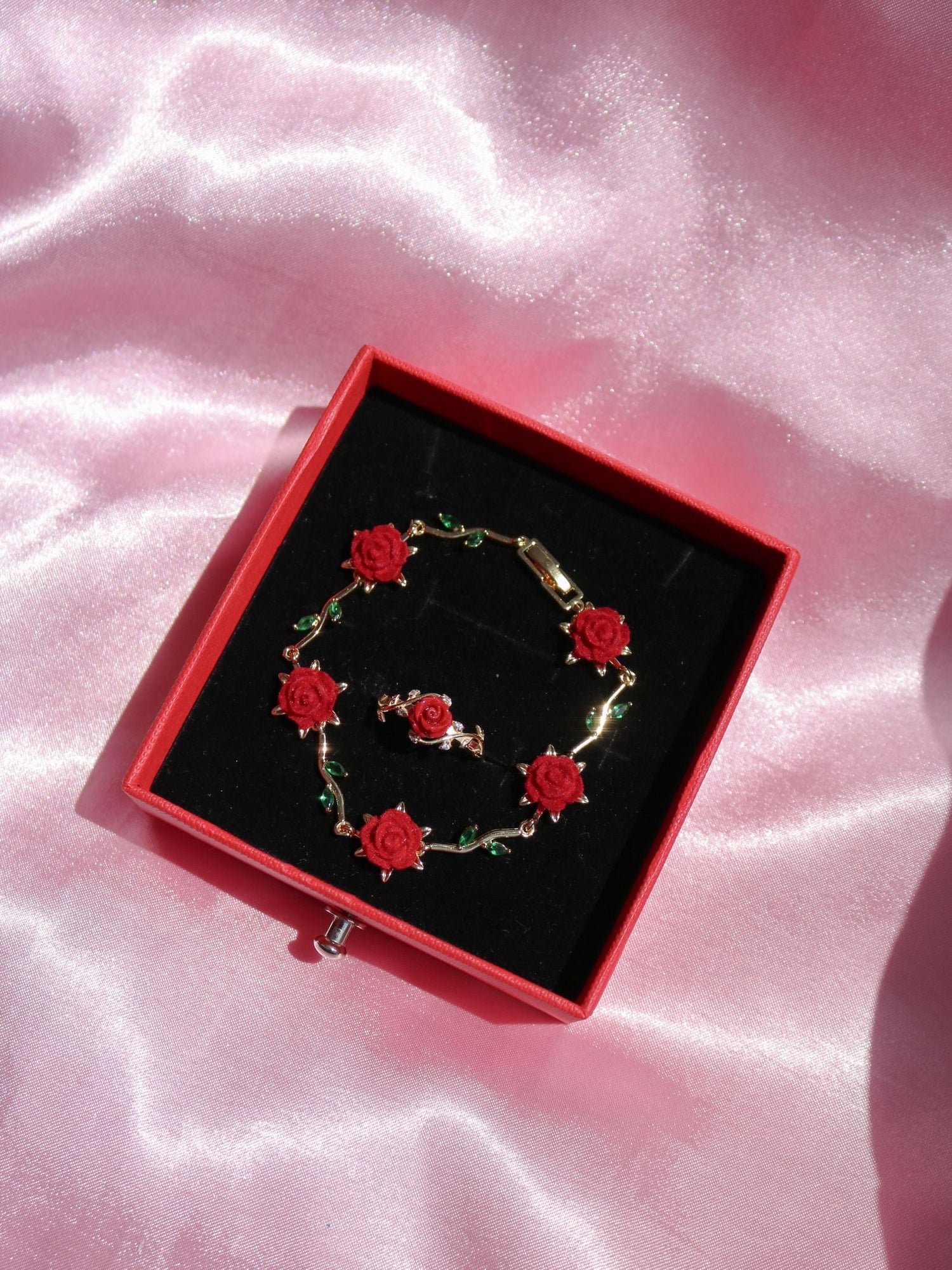 Belle La Vie En Rose Bracelet and Ring Set