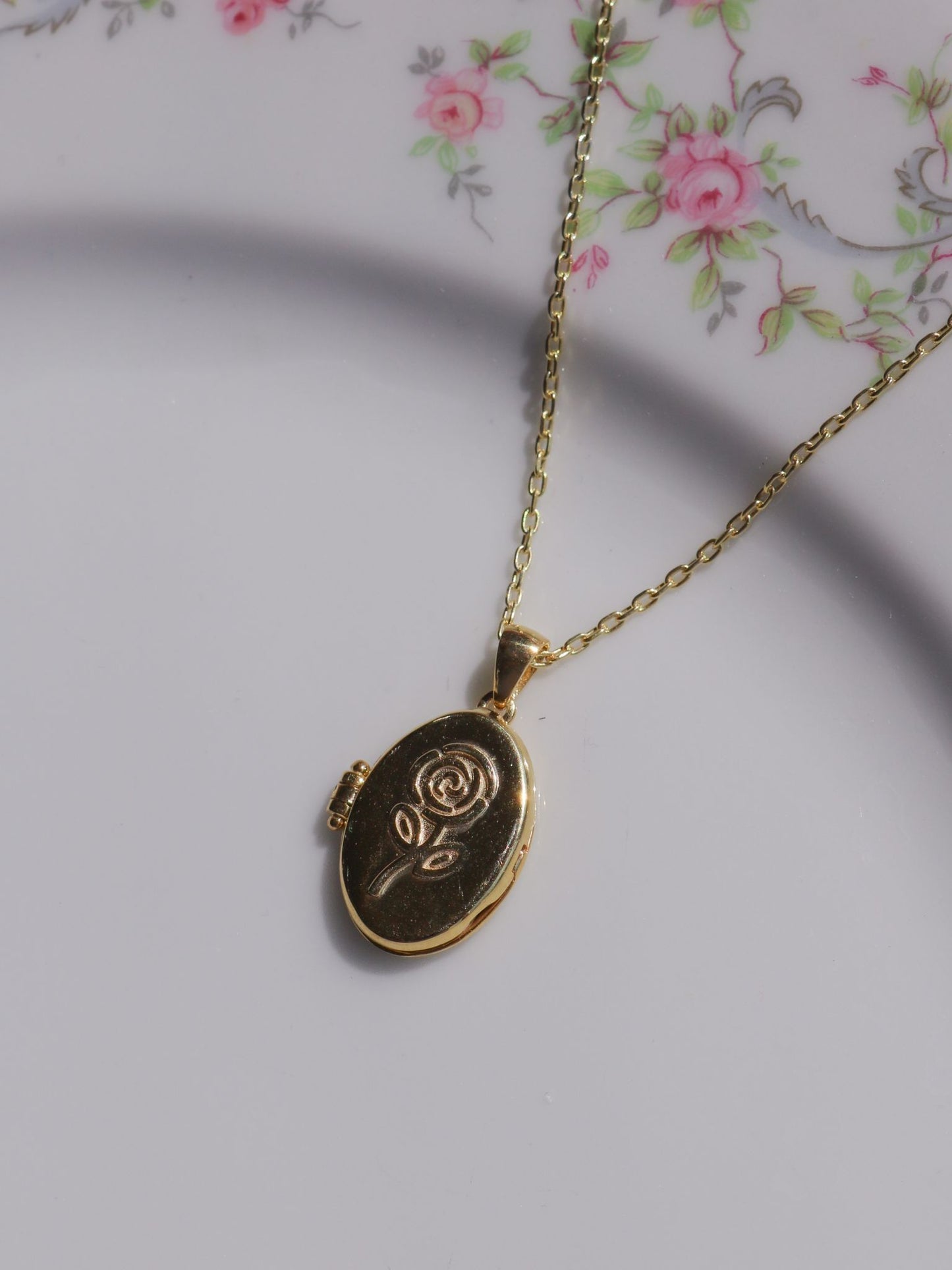 Belle Rose Locket with Photo and Writing Necklace