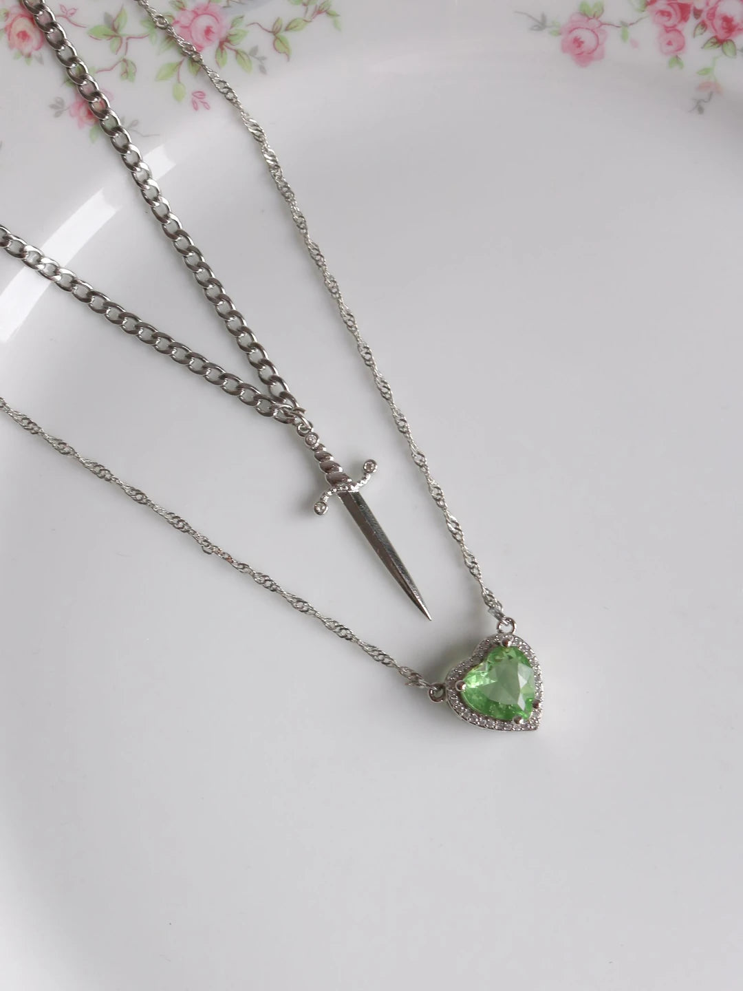 Snow White and the Huntsman Coloured Couple Necklace