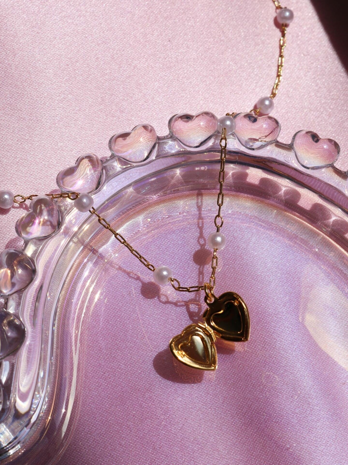 Minimal Pearl Locket Heart Necklace