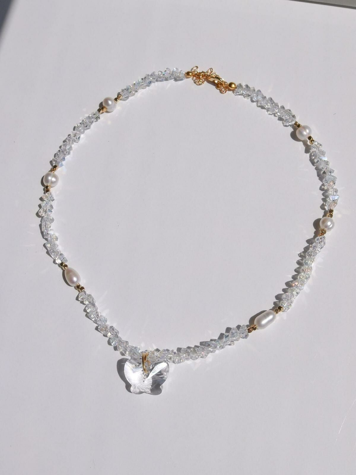 Shiny Pearly Swarovskil Necklace