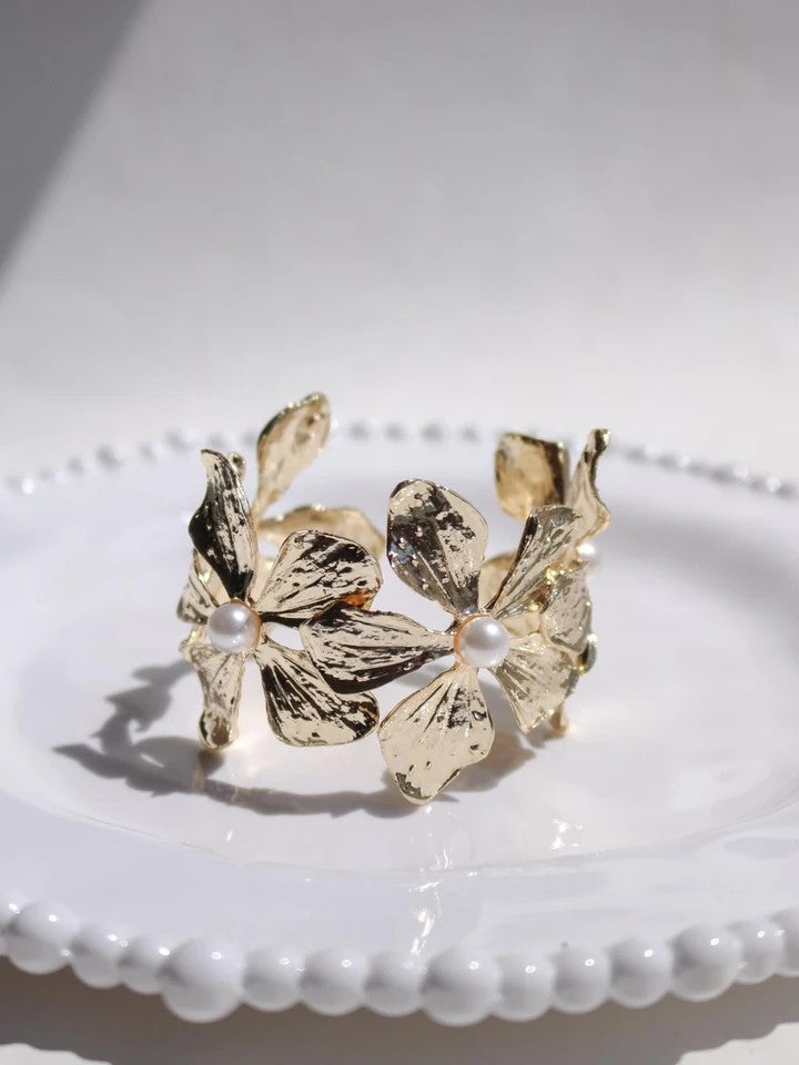 Pearly Flower Bracelet