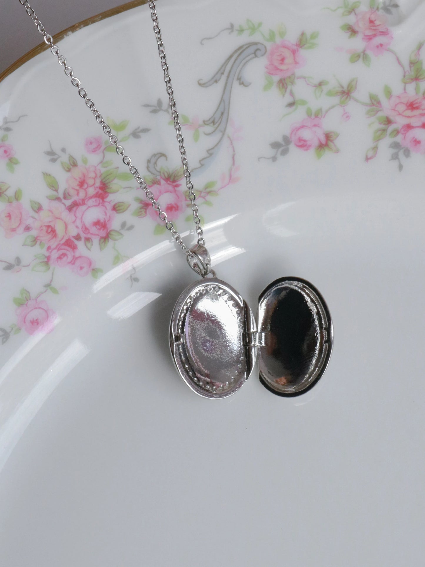 Eternal Shine Personalized Photo Locket Necklace