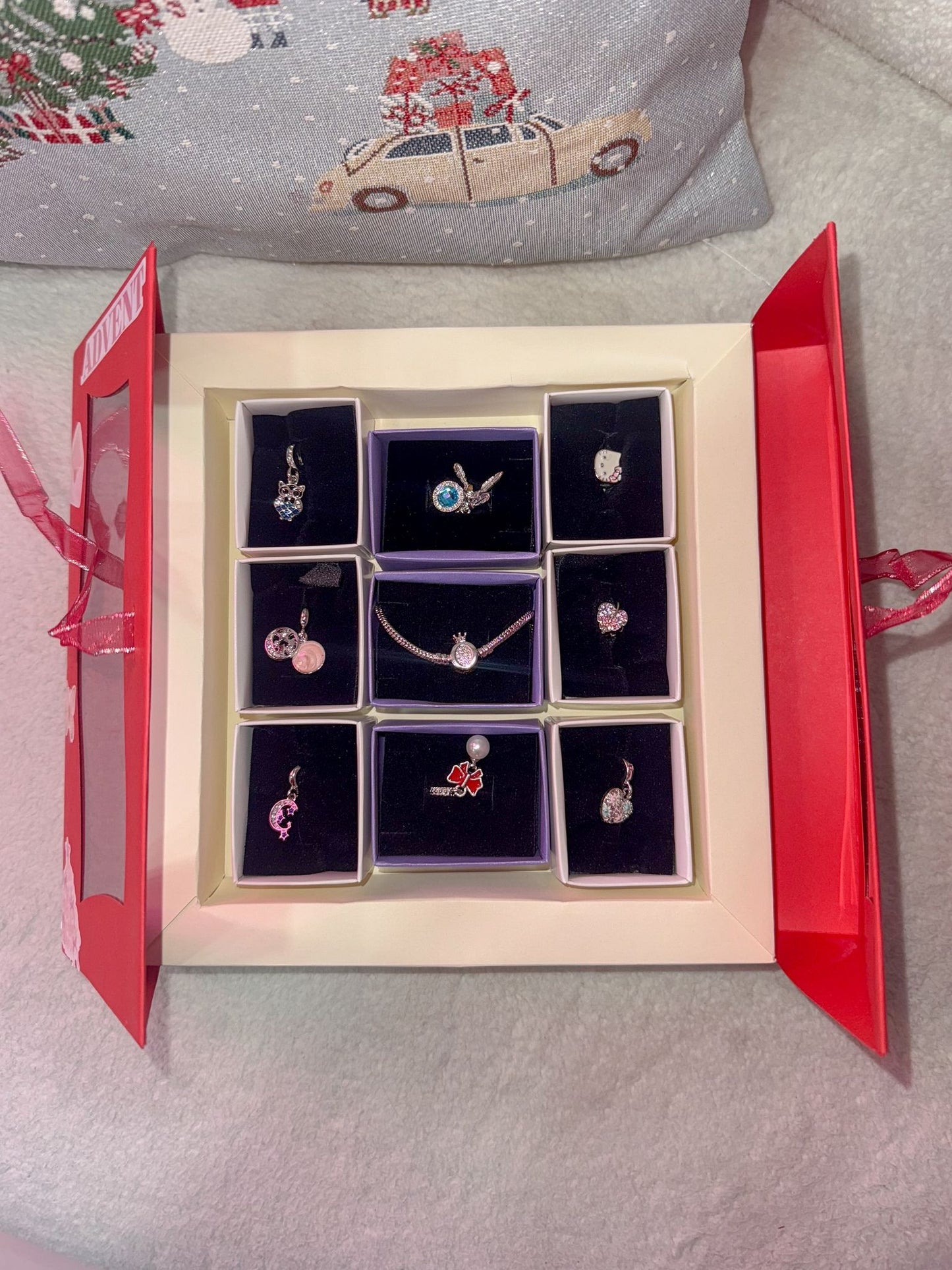 Reorah Red Bracelet and Charms Advent Calendar 9 Pieces