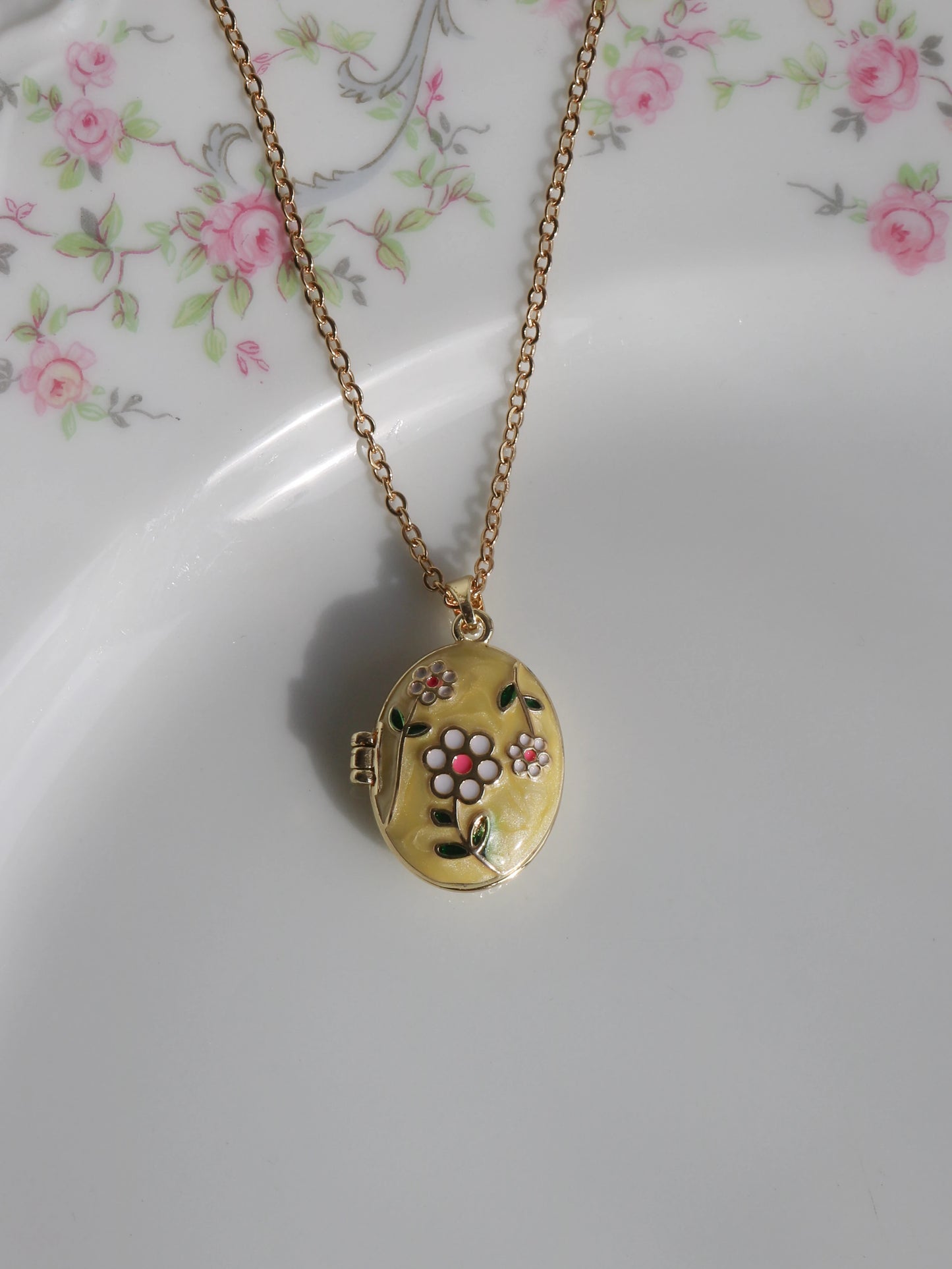 Sunny Daisy Personalized Photo Locket Necklace