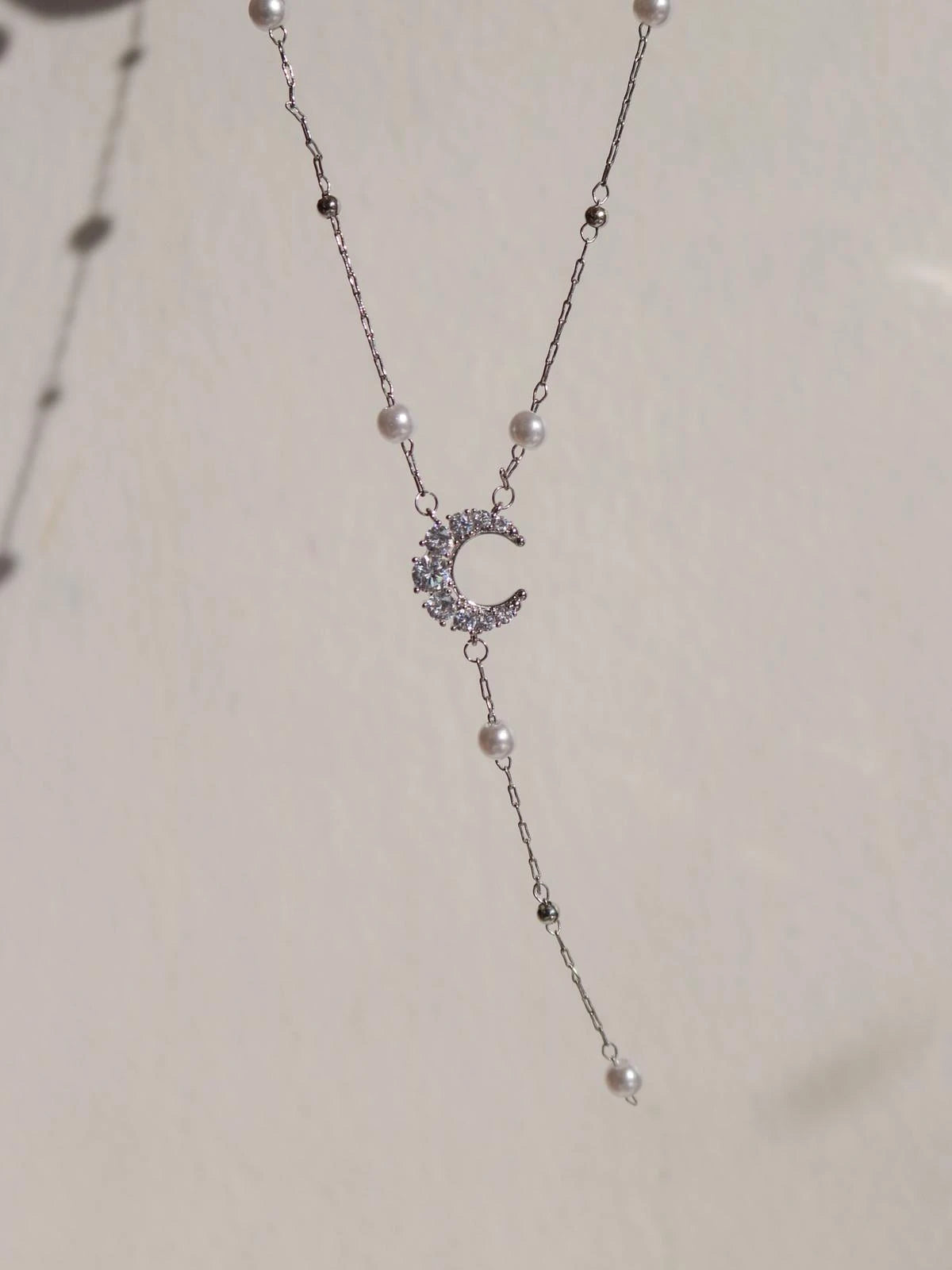 Moonlight Pearl Y Necklace