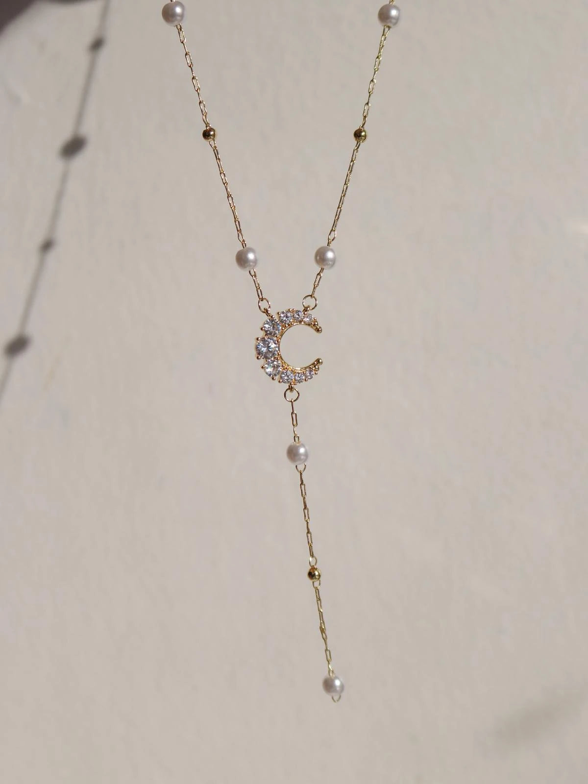 Moonlight Pearl Y Necklace