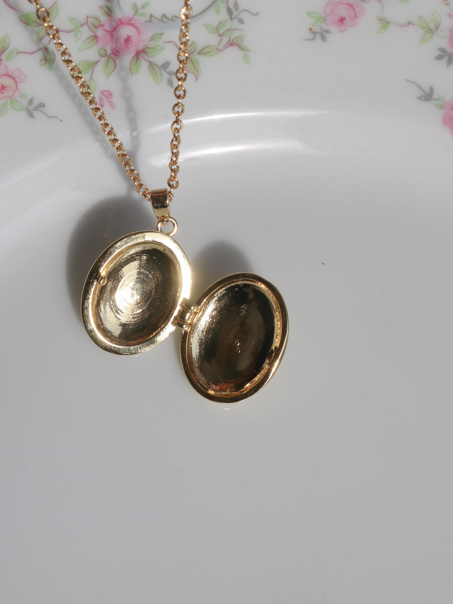 White Flowers Personalized Photo Locket Necklace