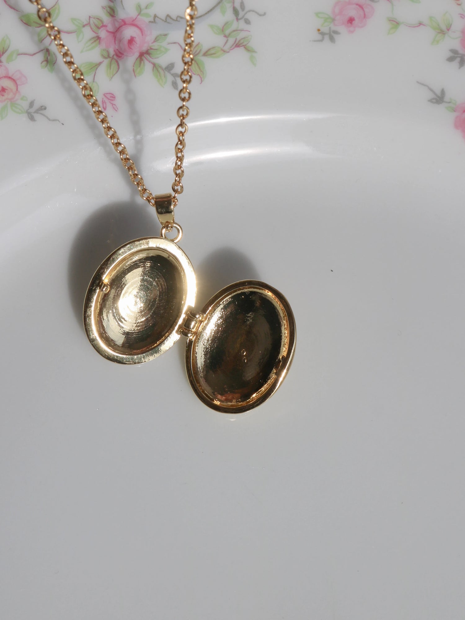 White Flowers Personalized Photo Locket Necklace