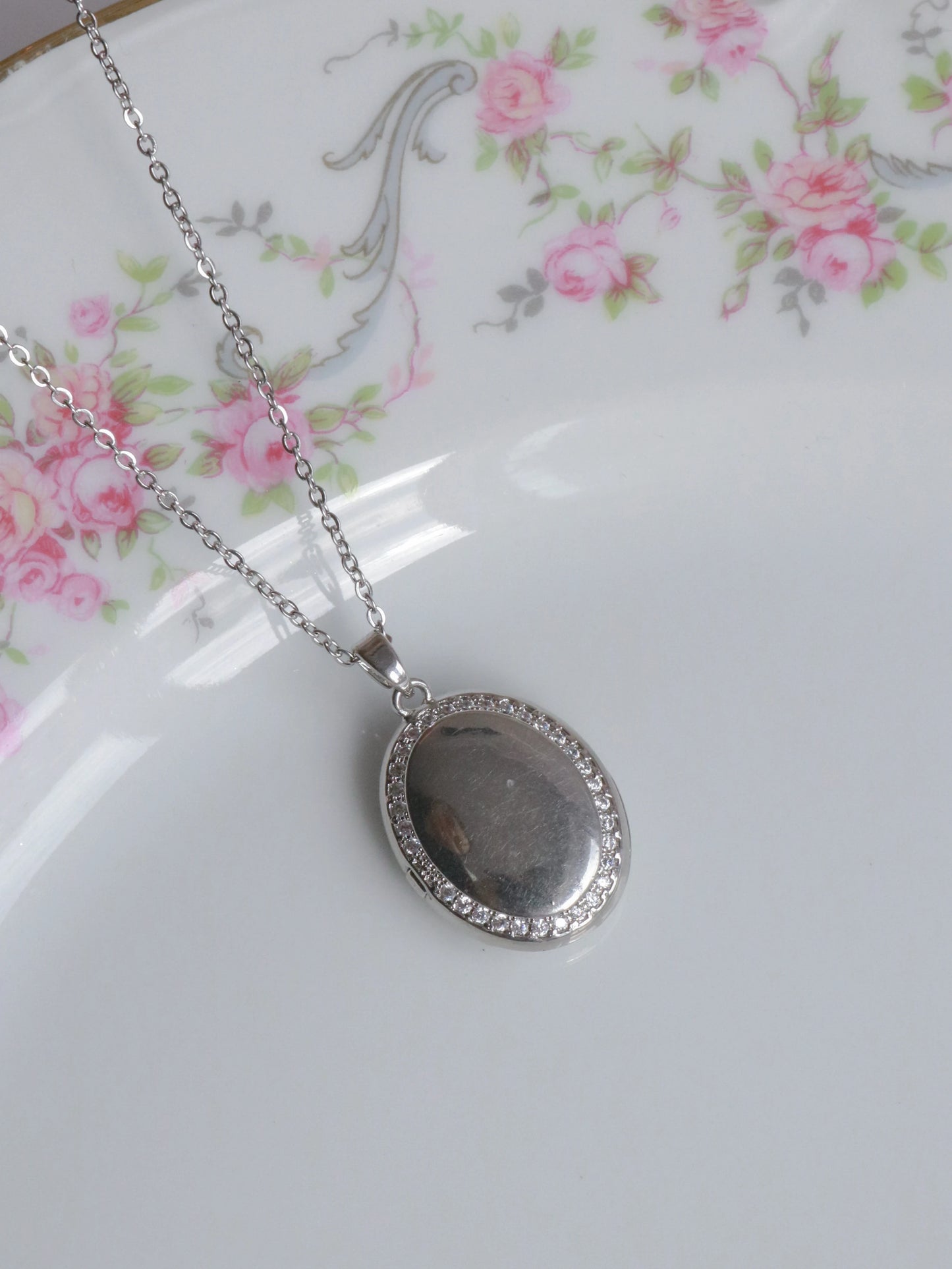 Eternal Shine Personalized Photo Locket Necklace