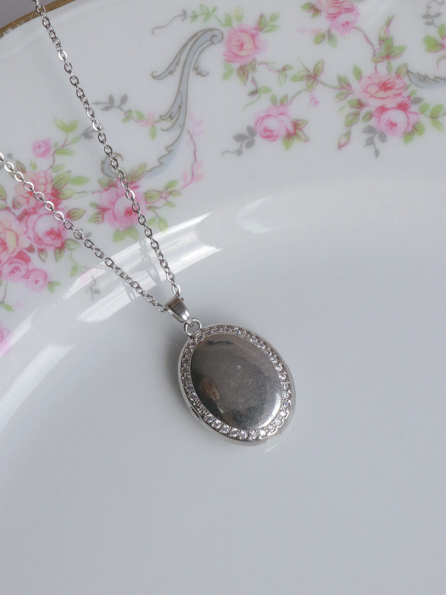 Eternal Shine Personalized Photo Locket Necklace