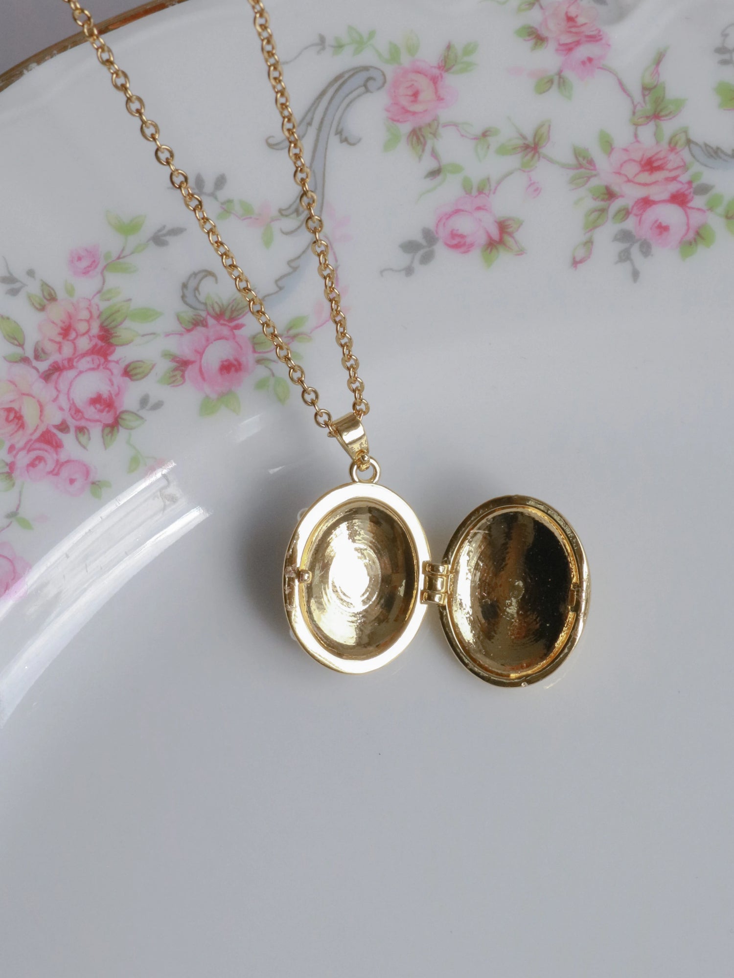 White Pearl Mirage Personalized Photo Locket Necklace