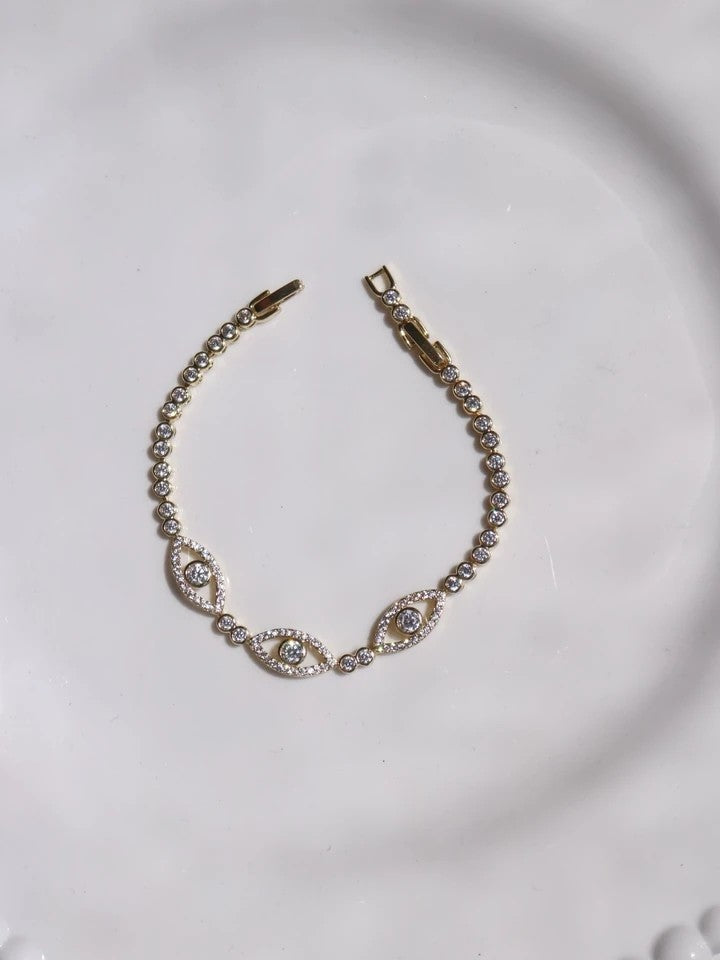 Diamond Eye Glow Bracelet