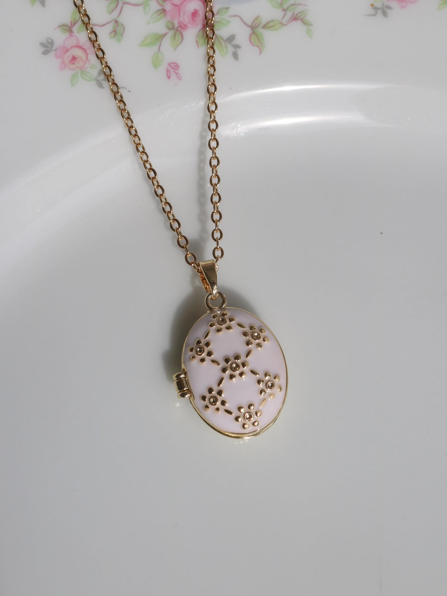 White Flowers Personalized Photo Locket Necklace