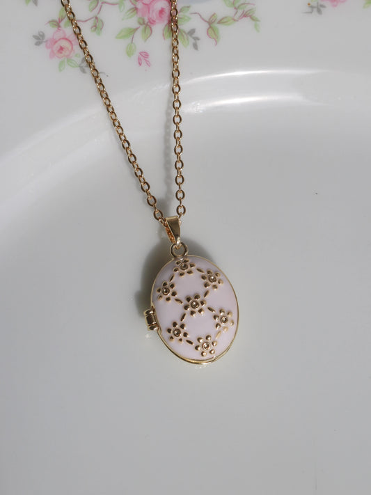 White Flowers Personalized Photo Locket Necklace