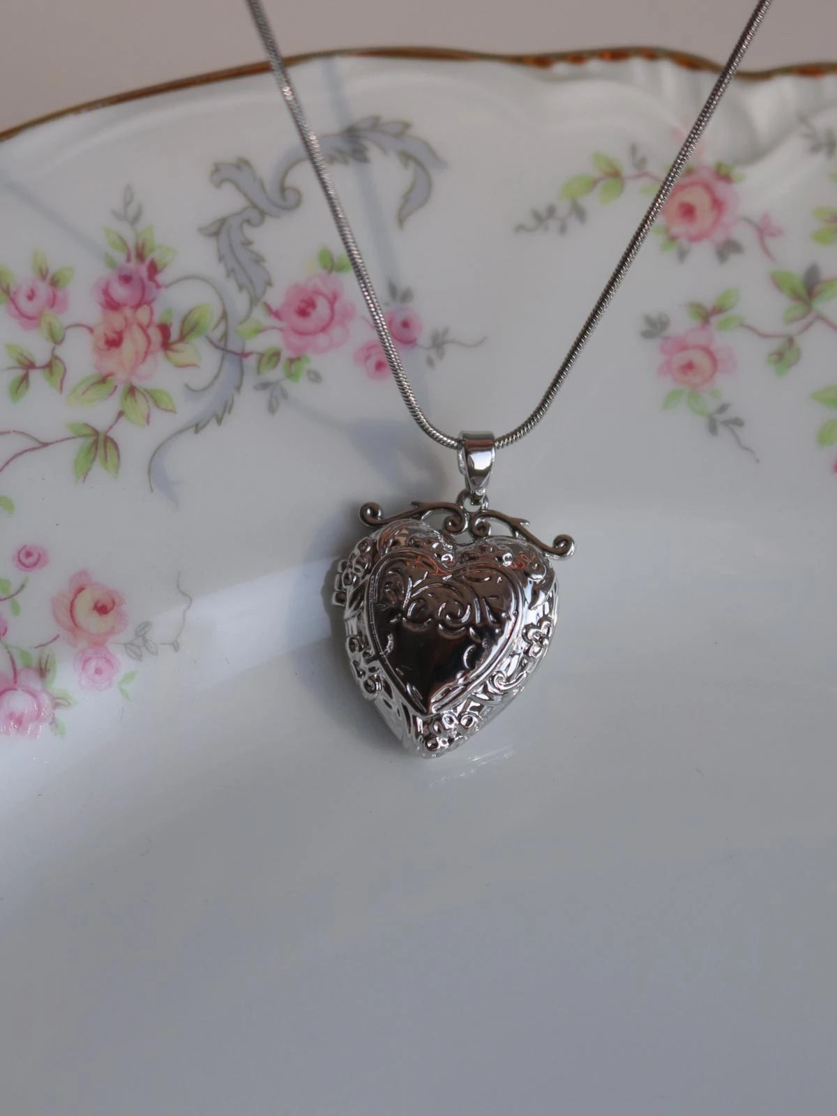 Velloria Heart Personalized Photo Locket Necklace