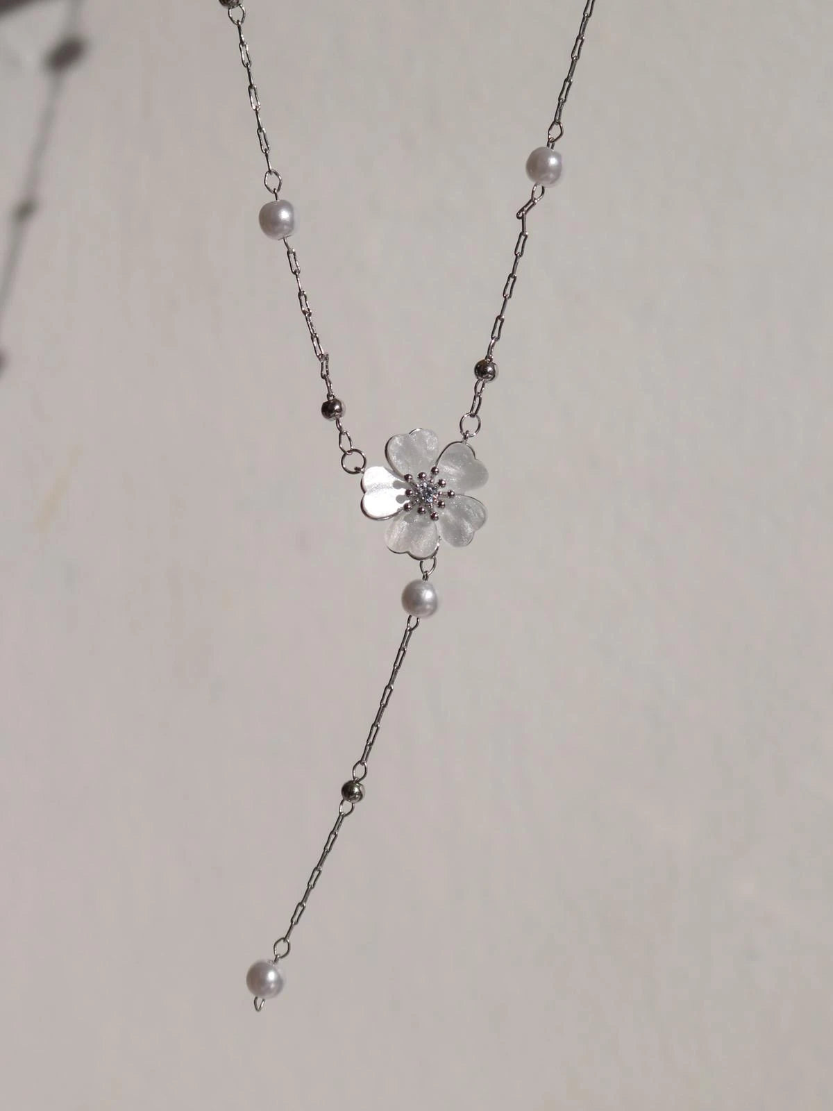 White Blossom Y Necklace
