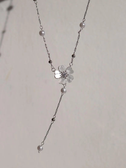 White Blossom Y Necklace