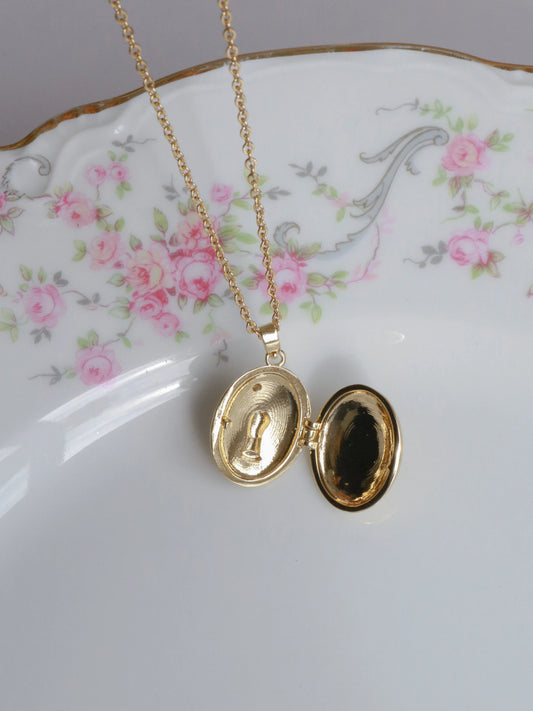 Gold Hand Of Light Personalized Photo Locket Necklace