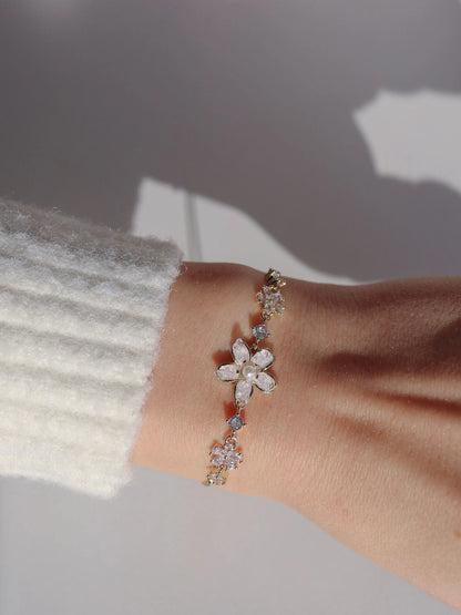 Soft Bloom Elevator Bracelet