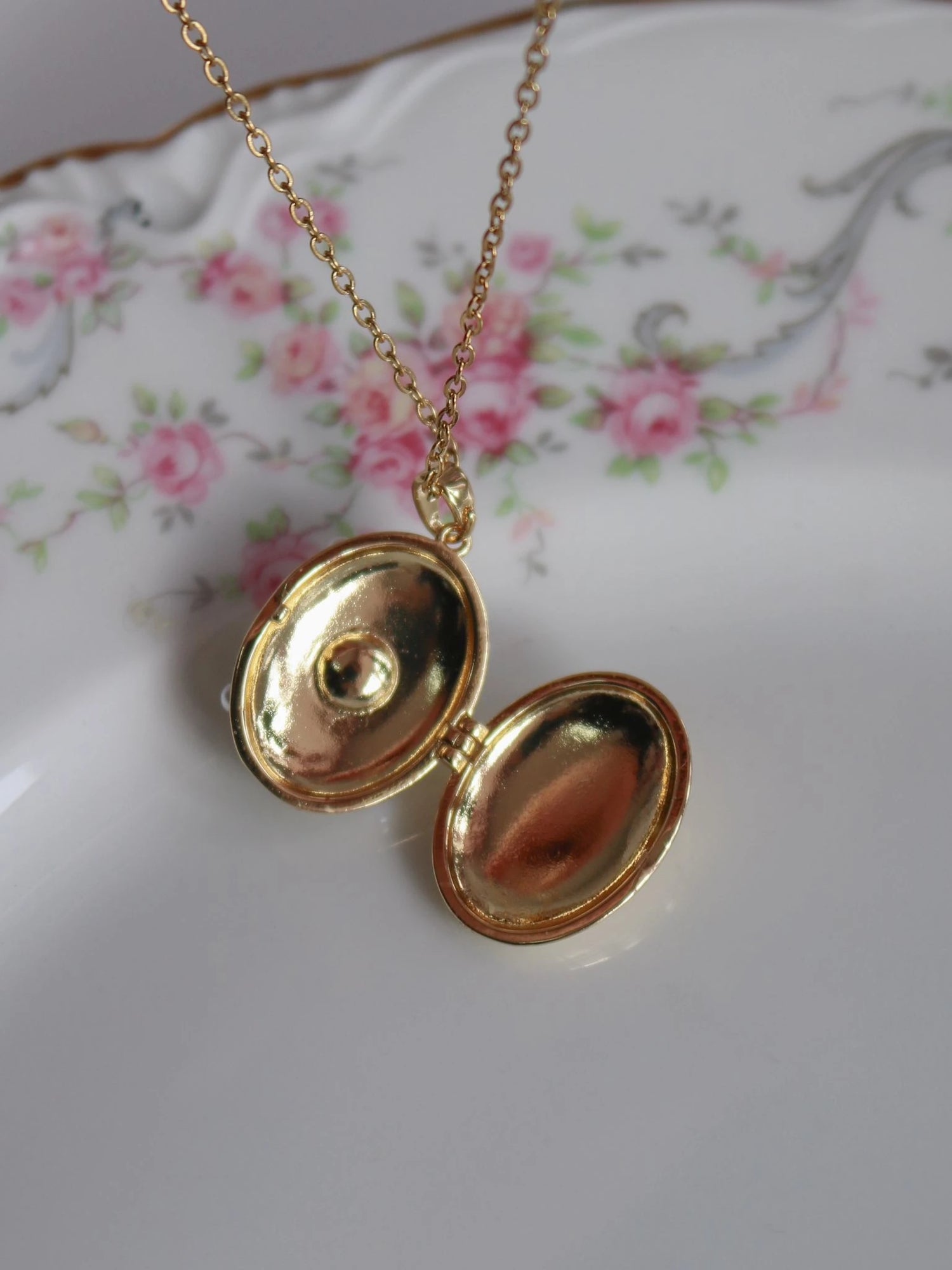 Petal Pearl Personalized Photo Locket Necklace