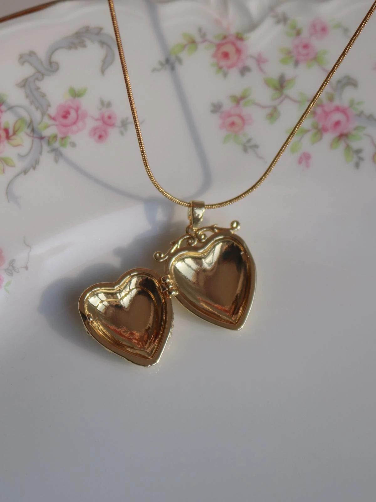 Velloria Heart Personalized Photo Locket Necklace