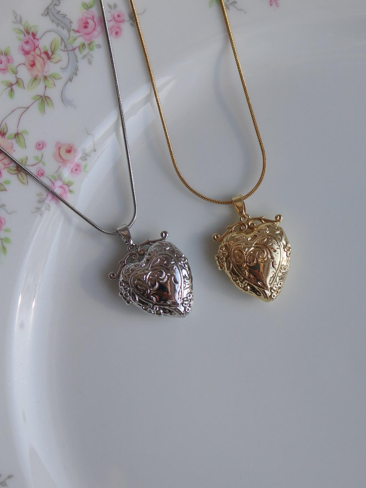 Velloria Heart Personalized Photo Locket Necklace