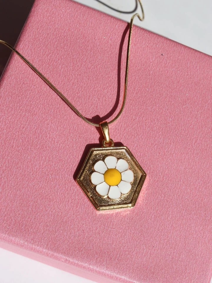 Enamel Daisy Necklace