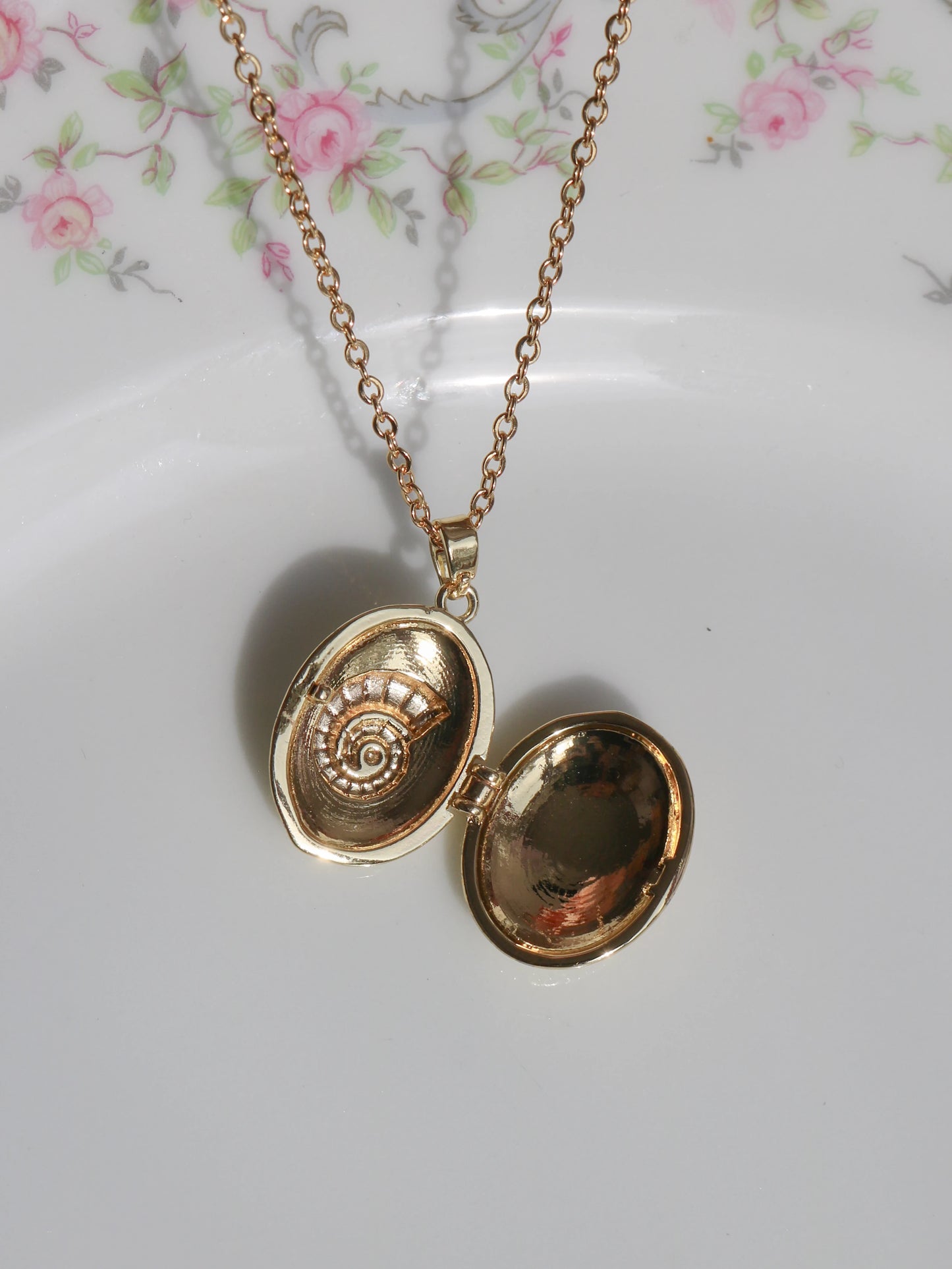 Ursula Personalized Photo Locket Necklace