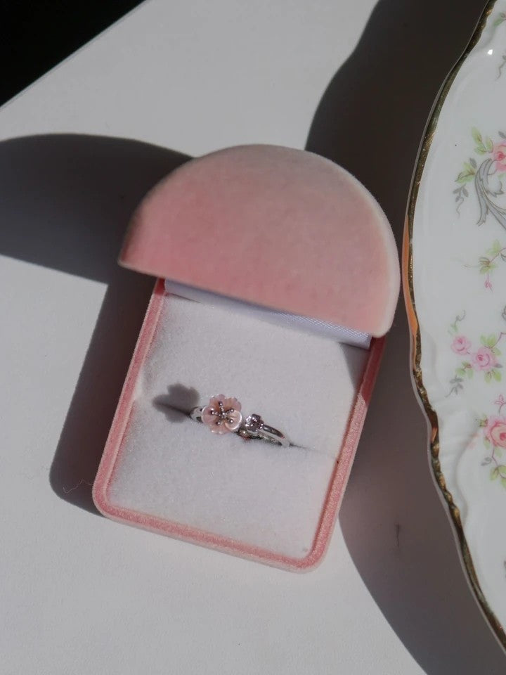 Soft Flower Ring