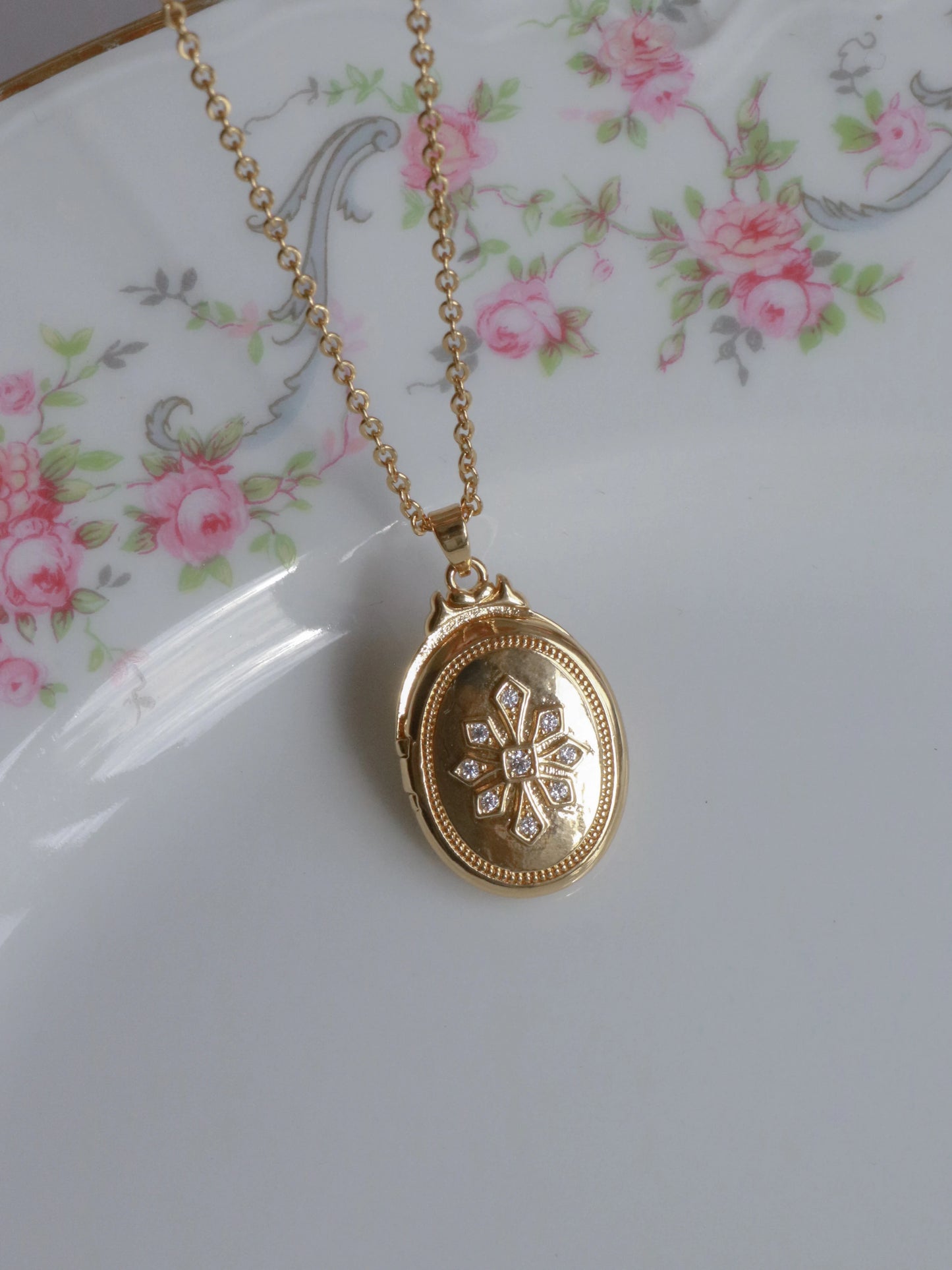 Snowflake Sparkle Personalized Photo Locket Necklace