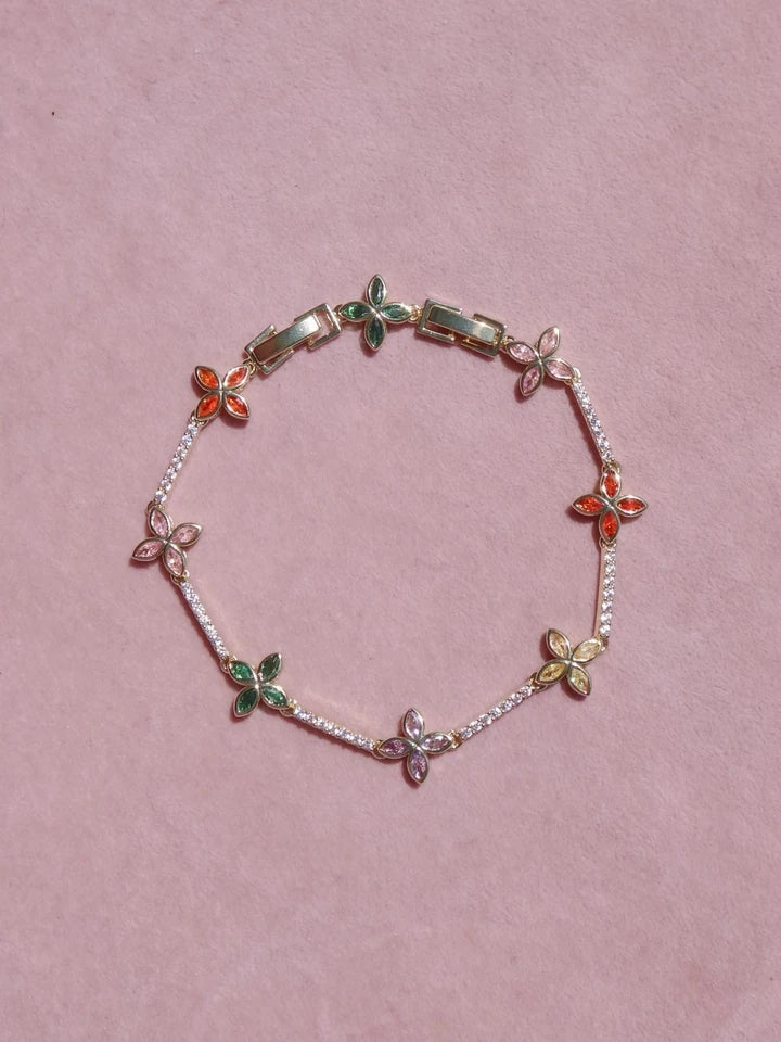Soft Bloom Bracelet
