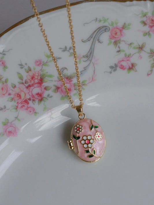 Pinky Daisy Personalized Photo Locket Necklace