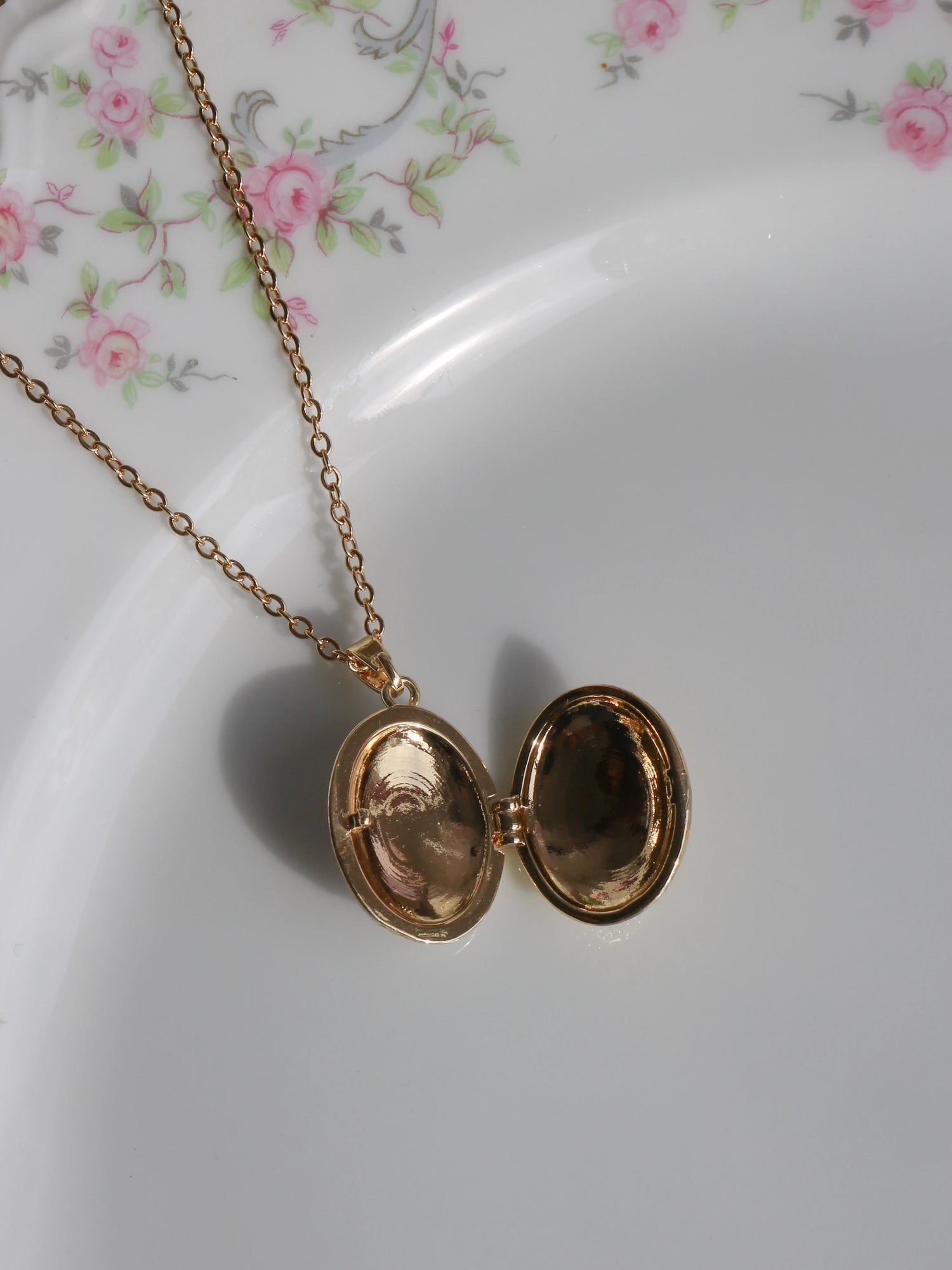 White Daisy Personalized Photo Locket Necklace