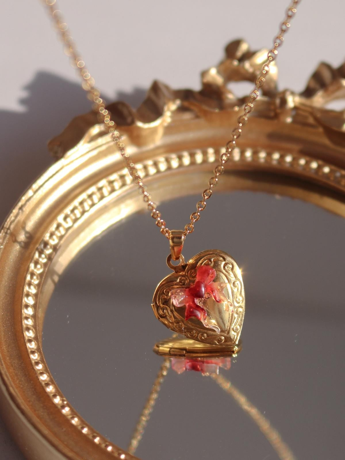 Red Heart Glow Personalized Photo Locket Necklace