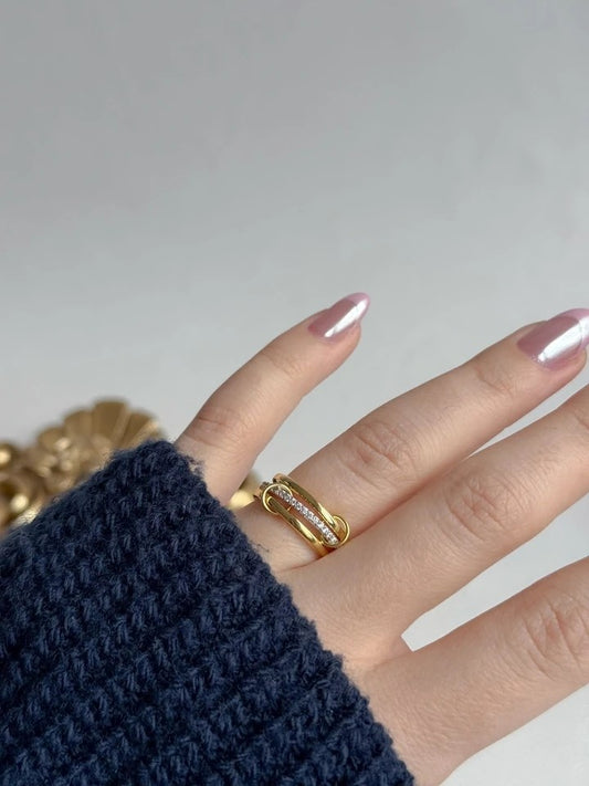 White Lumiere 925 Silver Ring