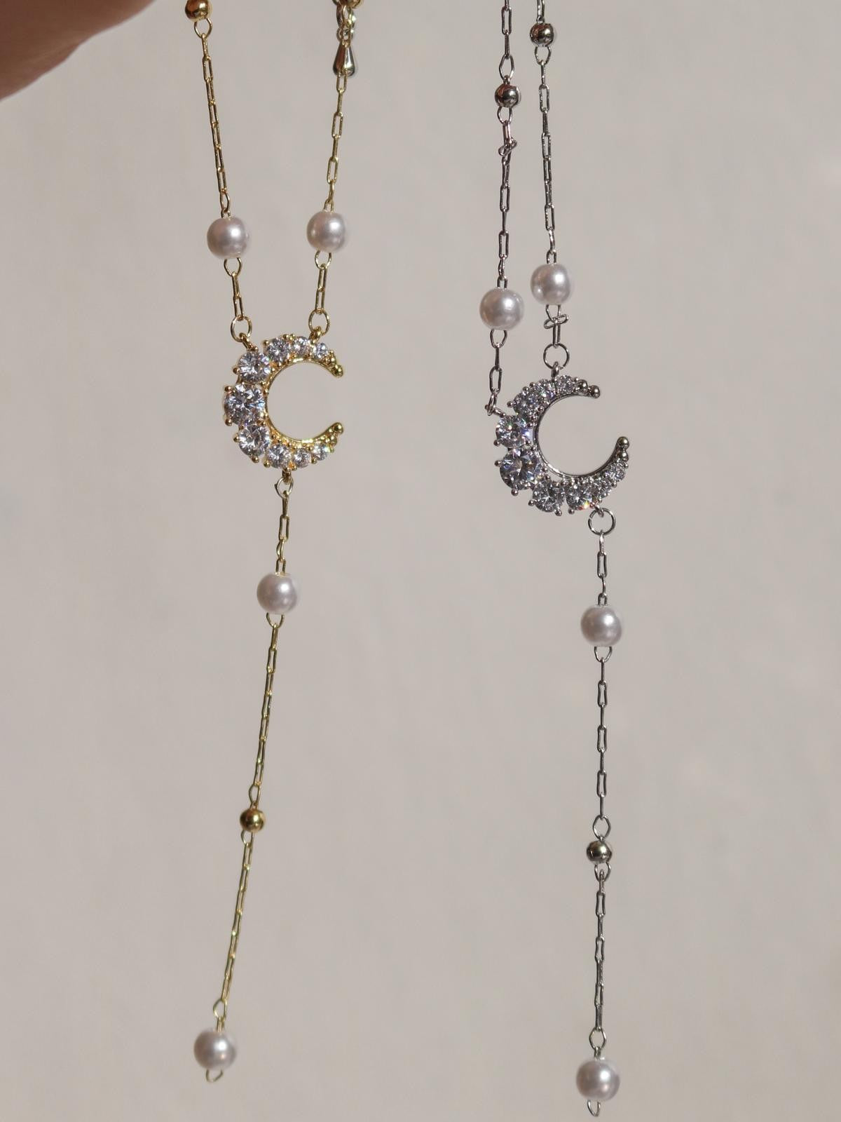 Moonlight Pearl Y Necklace