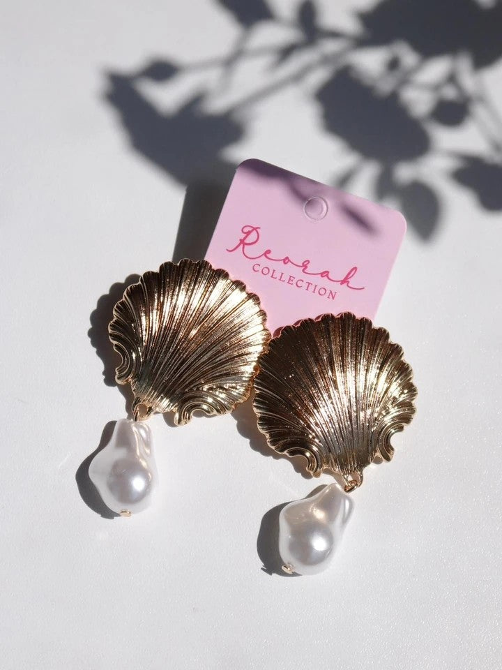 Shell Pearl Earrings
