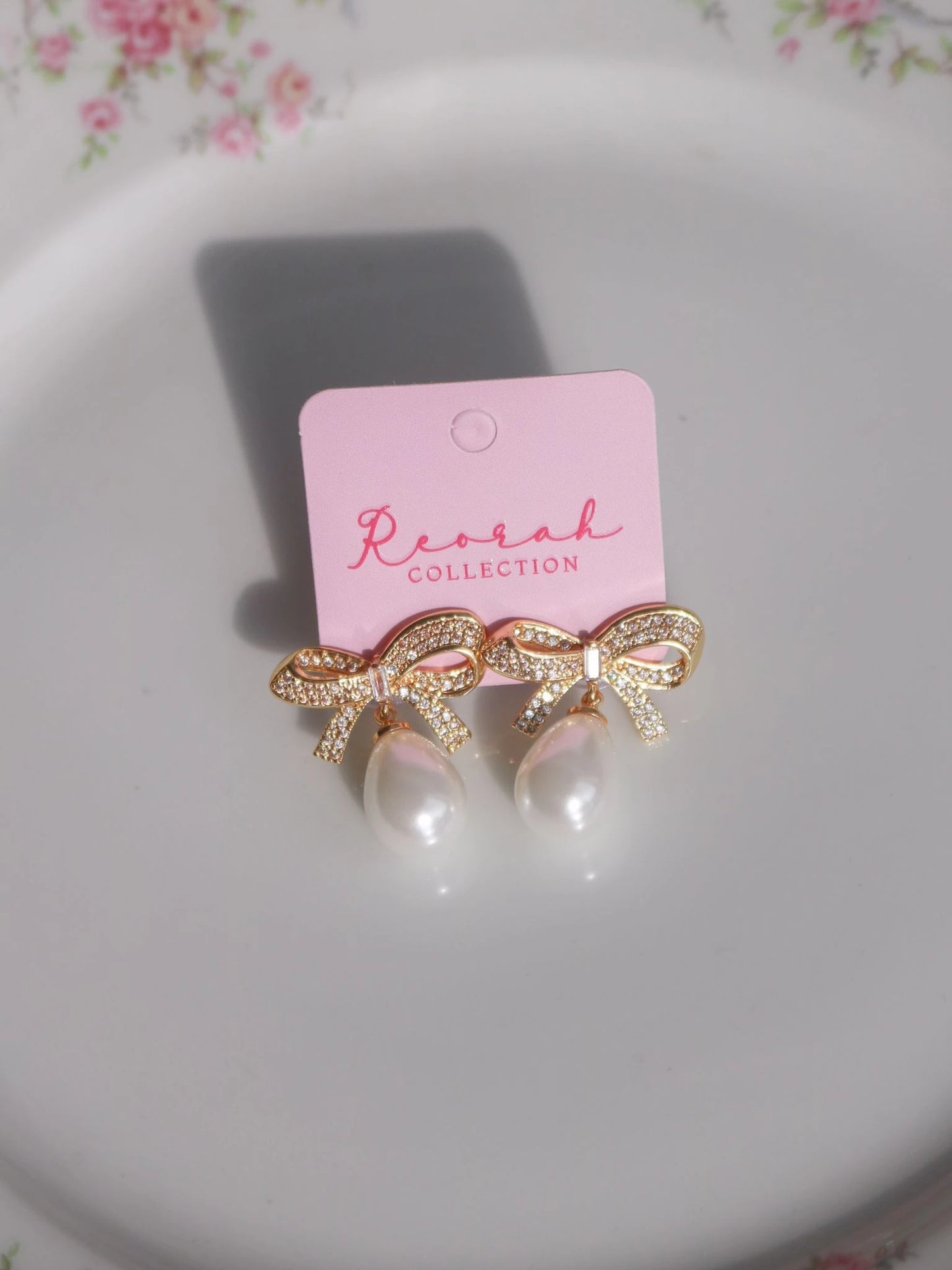 White Glittering Bow Earrings